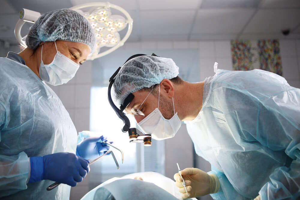 What factors impact how long it takes to extract a tooth?
