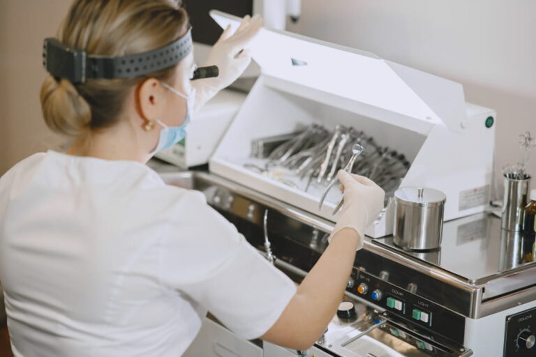 Work with cleaning systems. Ultrasonic cleaner.