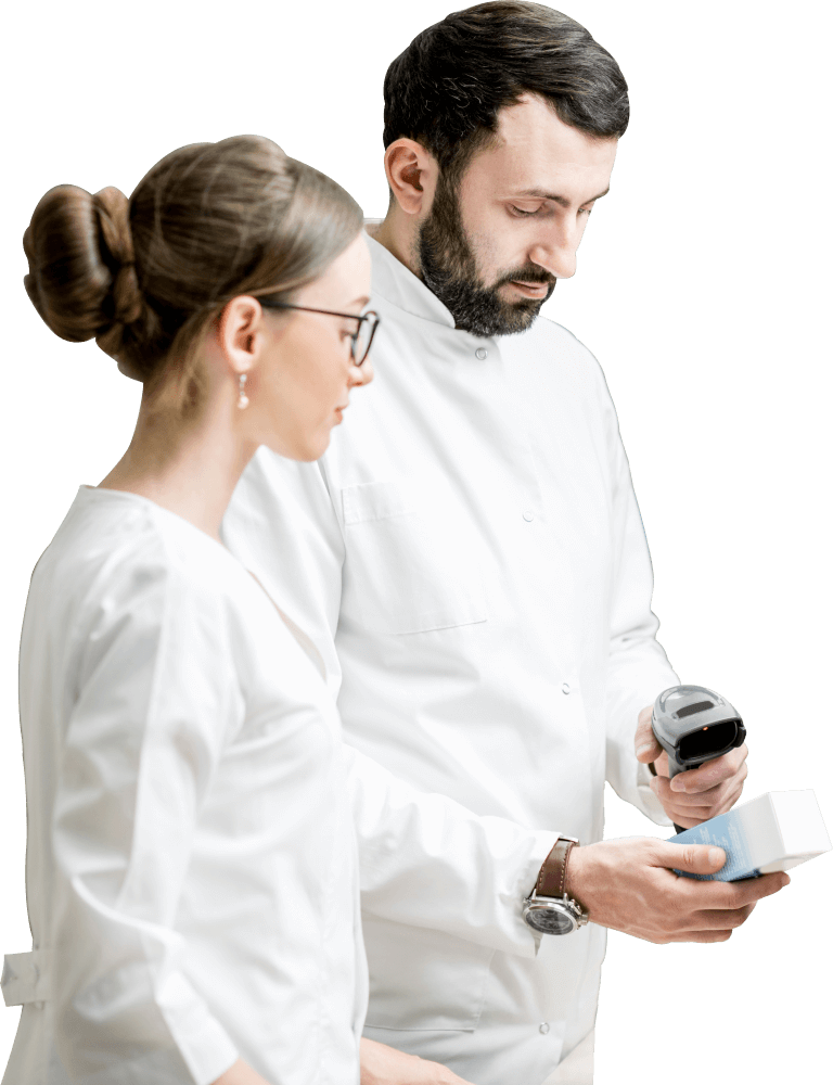pharmacists-working-in-the-pharmacy-store