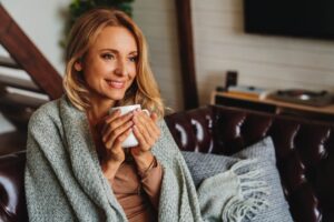woman drinking coffee