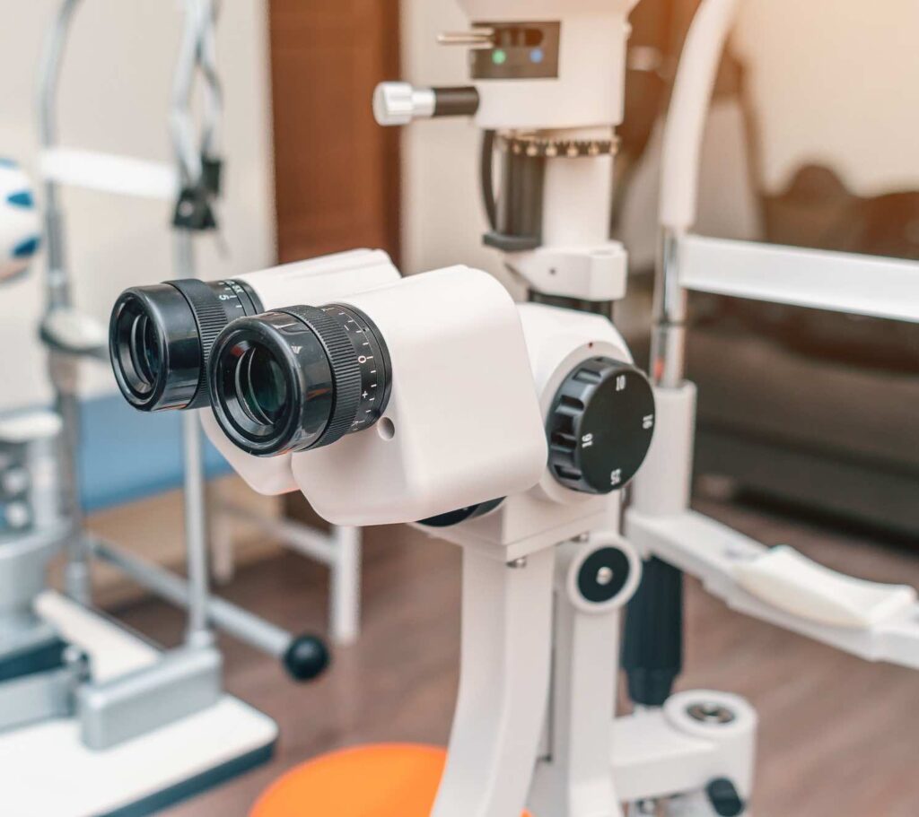 slit lamp, a specialized microscope used in ophthalmology
