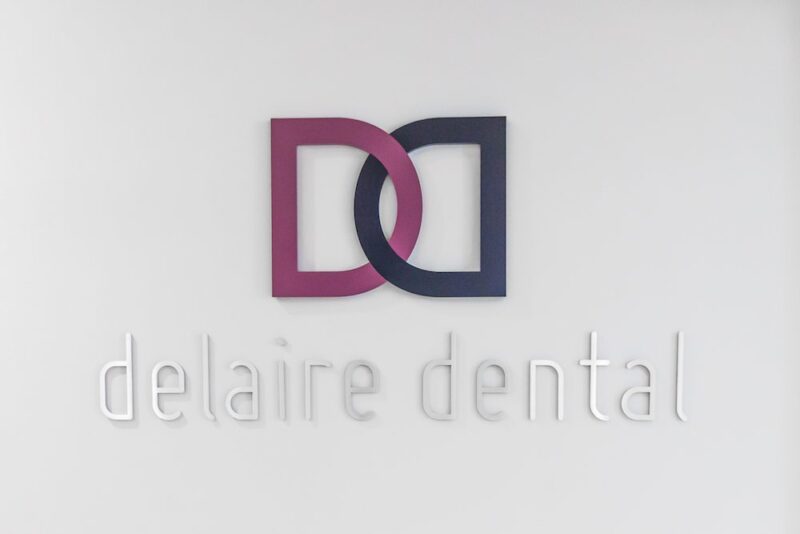 Delaire Dental- logo