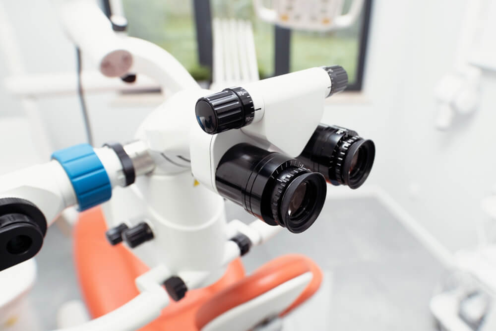 Dental endodontic binocular microscope