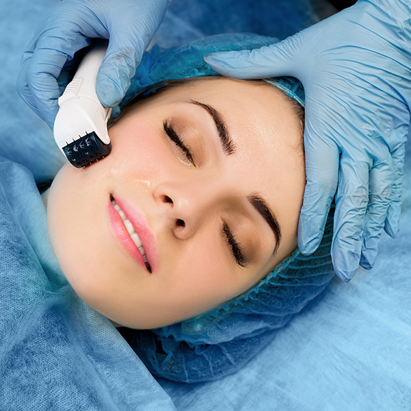 Mesotherapy face by mezoroller